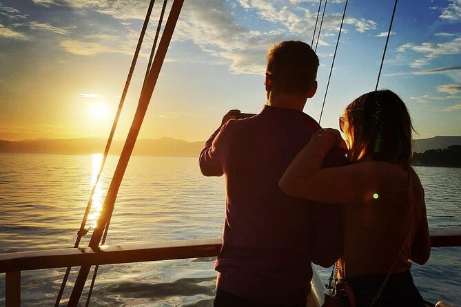 Split Sunset Cruise With Live Music - Live Music That Gets the Mood Right (Romantic, Then Dance-Friendly)