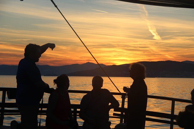 Split Sunset Cruise With Live Music - Open Bar Details: Unlimited Wine and Beer, Plus a Real Code of Conduct