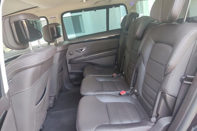 Split to Dubrovnik Airport Private Transfer 1-8 Pax Door to Door - Drivers and communication: what you should look for on the day