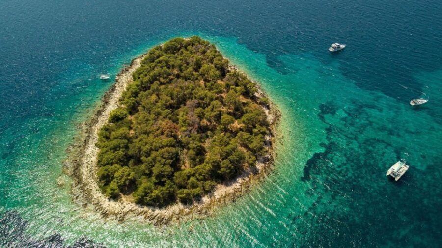 Split & Trogir: Private Blue Lagoon & Wine Tasting Boat Tour - The Boat Rhythm: Speedboat Transfers That Keep the Day Moving
