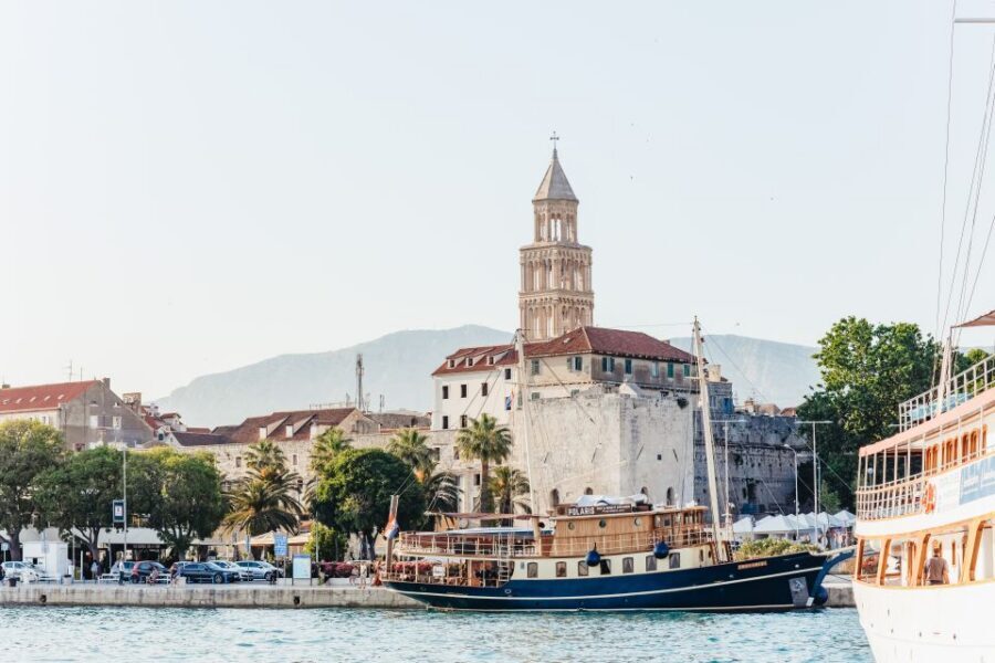 Split:Sunset Cruise with Live Music - Kaštela Bay, Marinas, and Hajduk: Local Landmarks Along the Coast