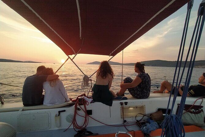 Sunset Sailing Tour on the Pakleni Islands - Pakleni Islands Stop: Bays That Work for Swimming and Snorkeling