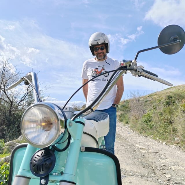 Unique vintage Tomos moped tour Split - Back to the '80s - Getting started smoothly: meeting point, group size, and riding basics