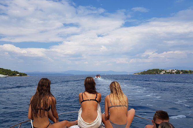 Water Taxi Ride from Split Airport to Hvar - Skippers and local customs: the human part of the trip