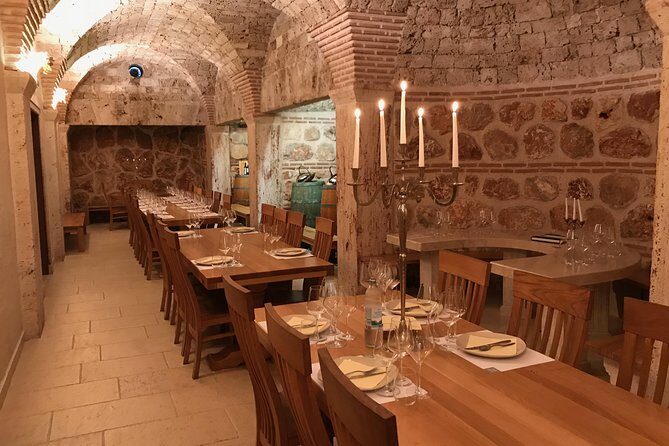 Wine Lovers tour from Hvar - What the tastings feel like: three wineries, plus food pairings